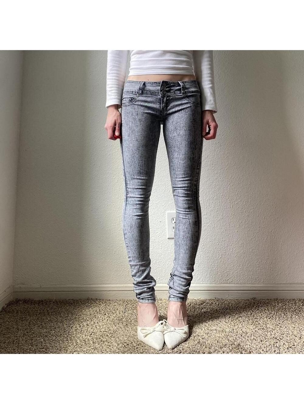 Vintage authentic y2k super low rise skinny leg faded grey wash denim jeans